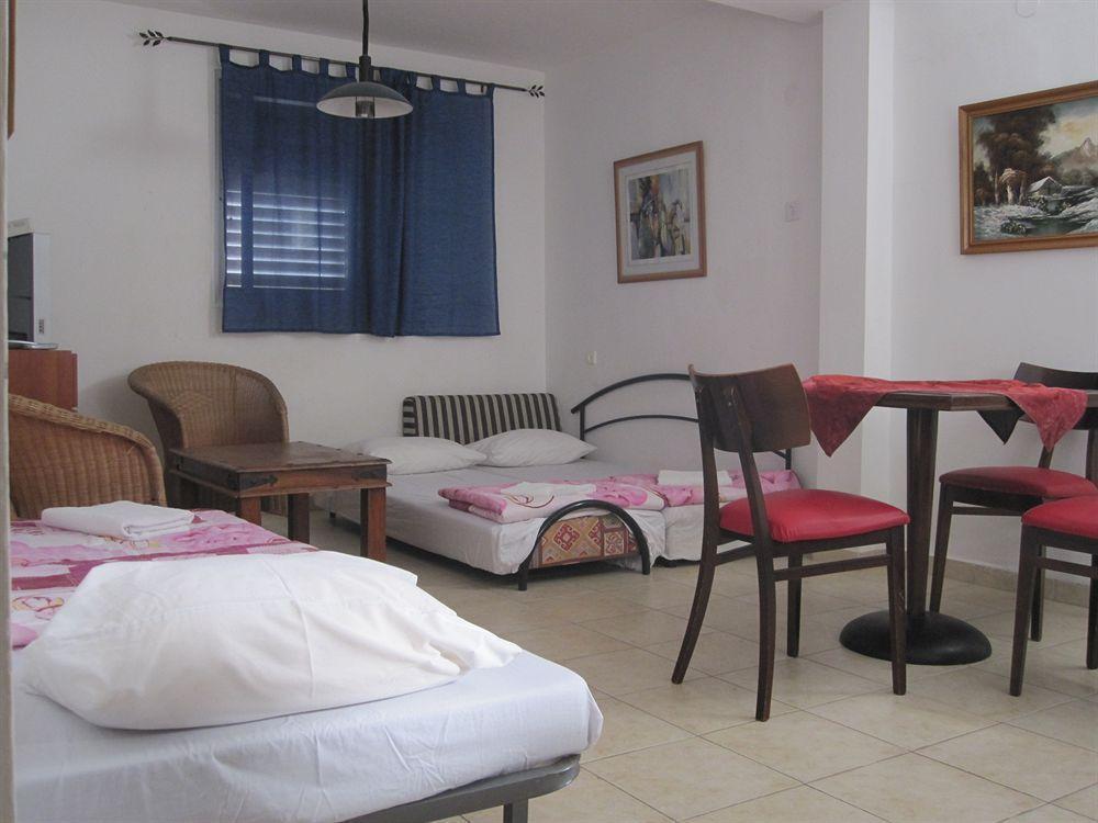 Ga'Aton Motel Нагария Экстерьер фото