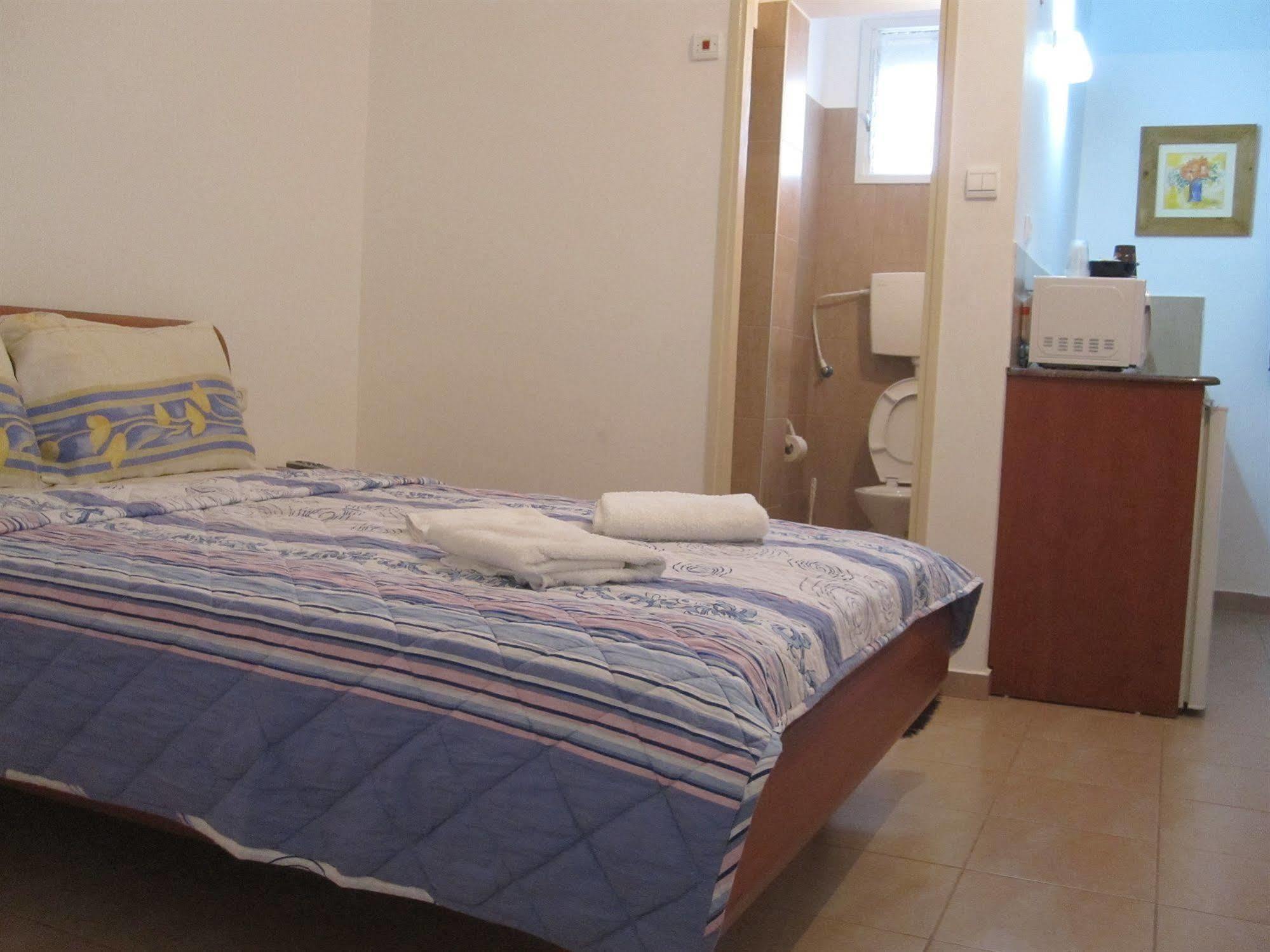 Ga'Aton Motel Нагария Экстерьер фото